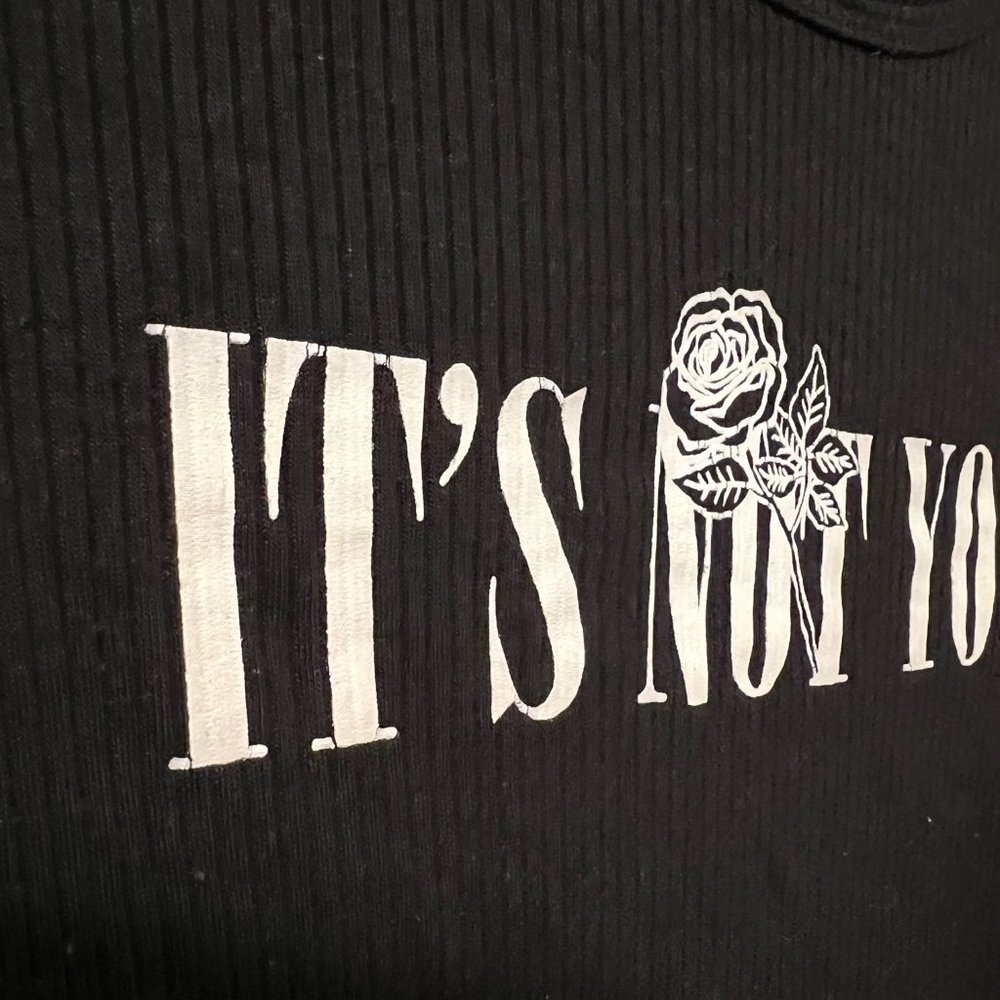 Windsor-It's Not You blank and white crop vintage top - Picture 2 of 5